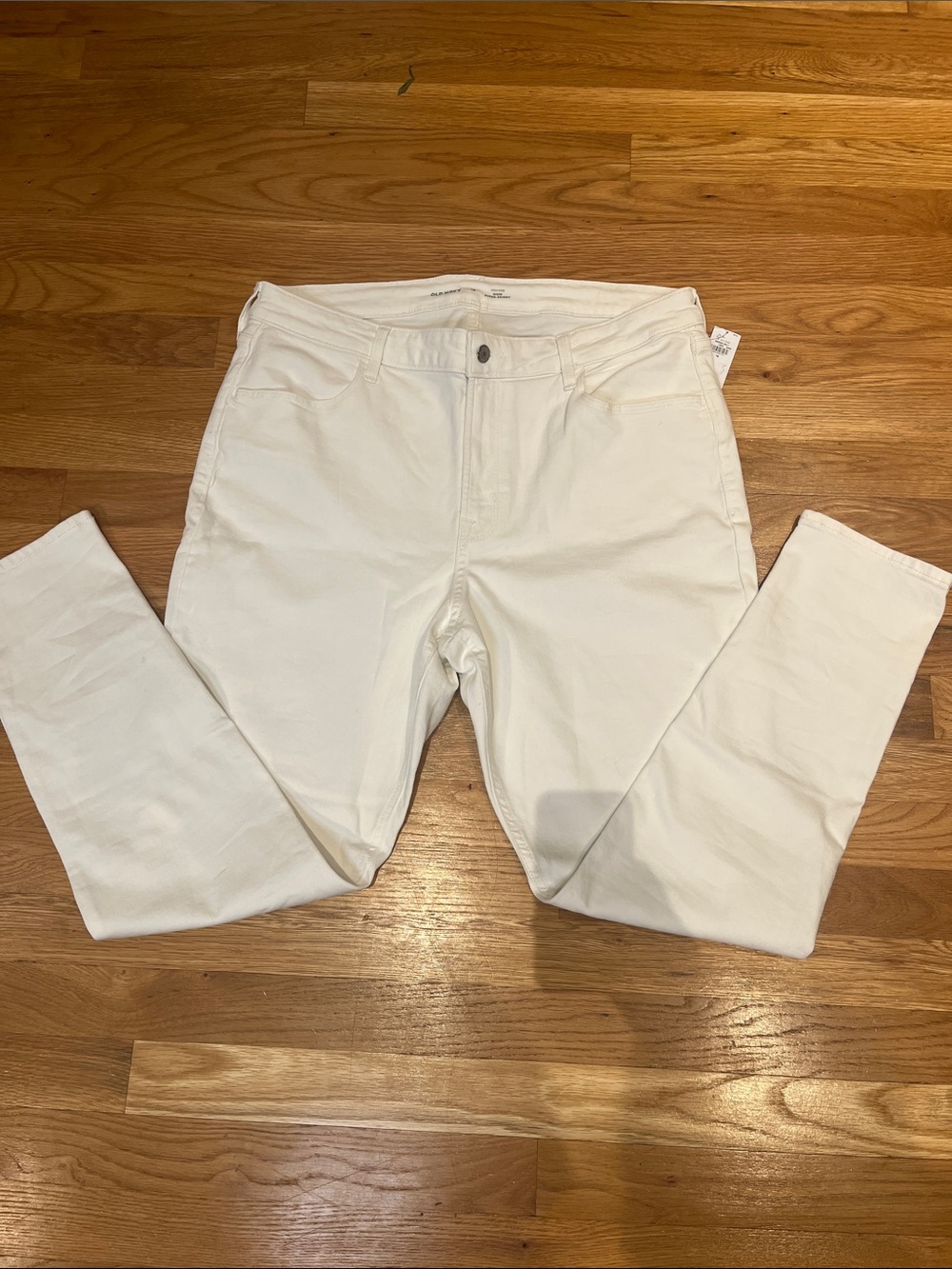 Old Navy White High-Rise Super Skinny Jeans 16